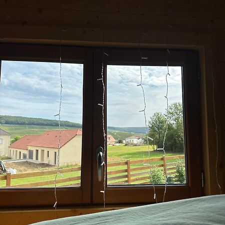 Fleury-la-Riviere Chez Celia, Roulotte En Champagneヴィラ エクステリア 写真