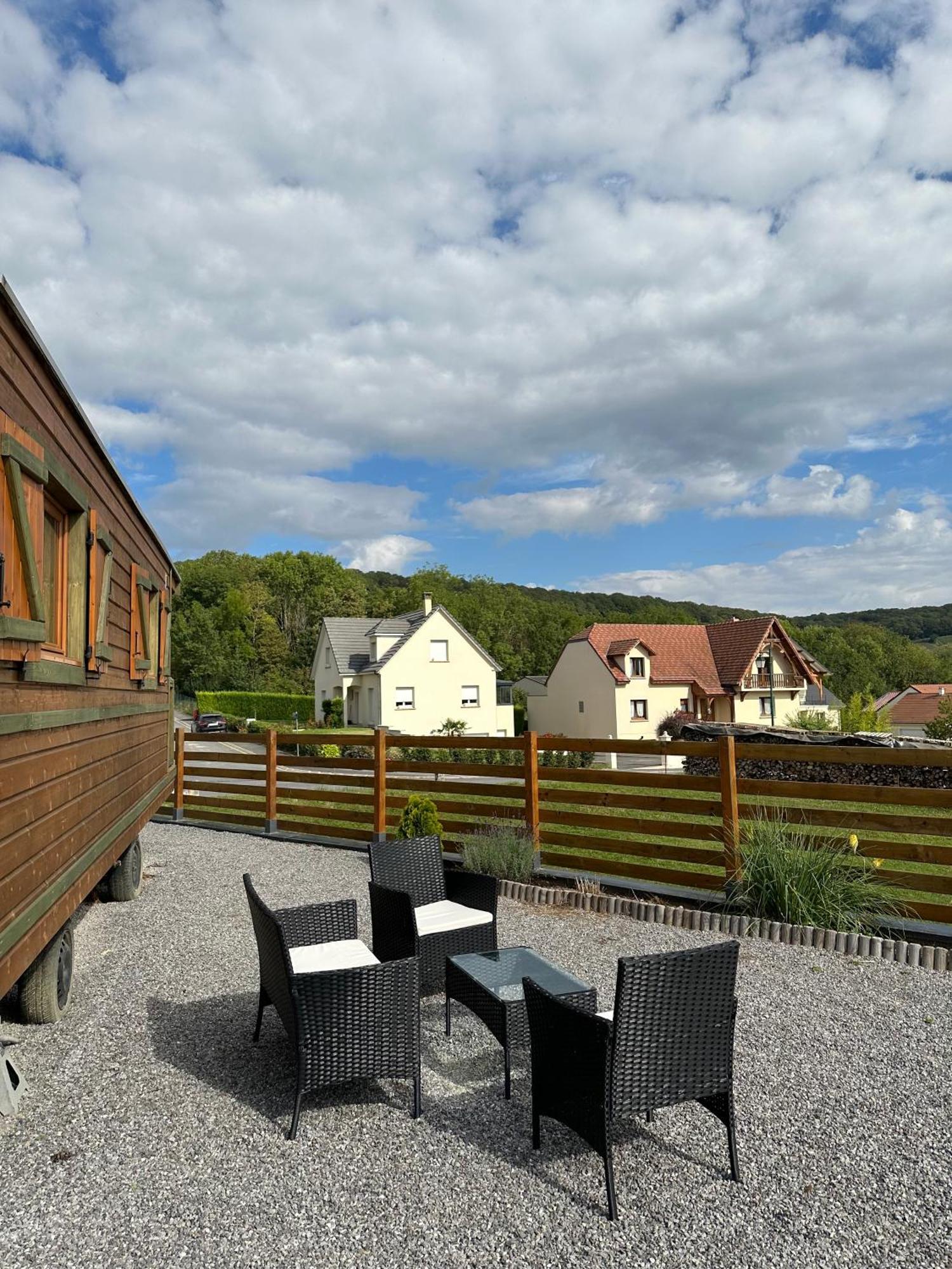 Fleury-la-Riviere Chez Celia, Roulotte En Champagneヴィラ エクステリア 写真